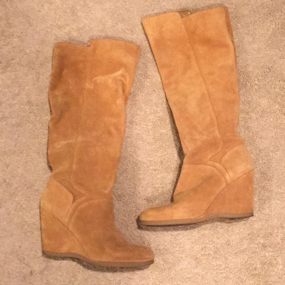 Caramel suede boots - Picture 1 of 3